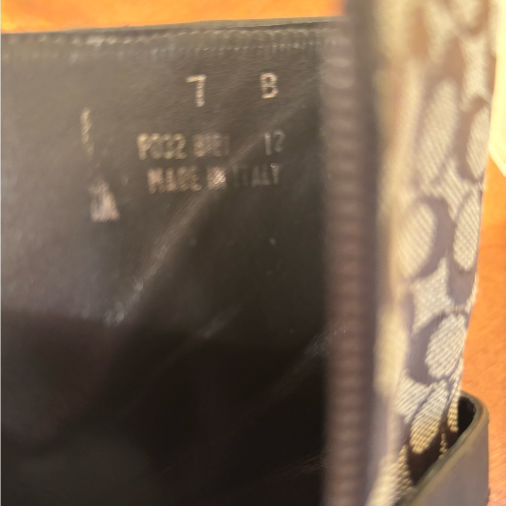Coach Vintage Signature monogram ankle boot. - Picture 3 of 4